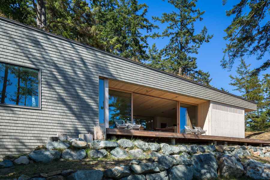 Lone Madrone by Heliotrope Architects | Detached houses