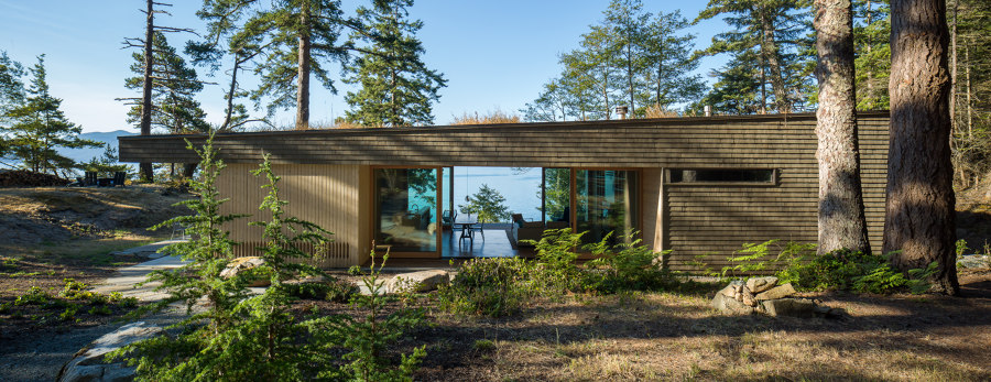 Lone Madrone by Heliotrope Architects | Detached houses
