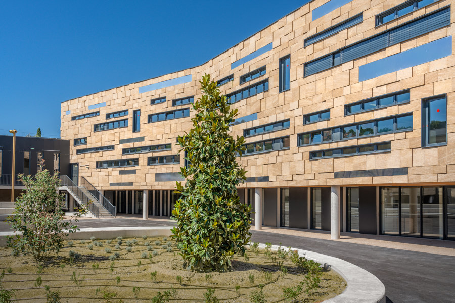 Collège Ada Lovelace di A+ Architecture﻿ | Scuole