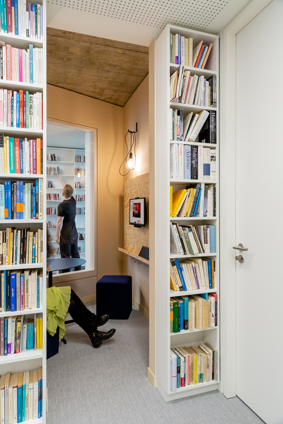 Suhrkamp Verlag von KINZO Design Studio | Büroräume