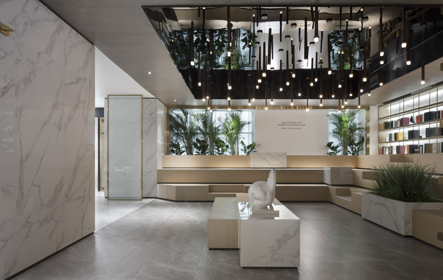 Meitao Ceramics Sales Center de Foshan Topway Design | Intérieurs de magasin