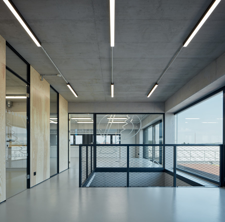 Pilana Karbid di ellement architects | Edifici per uffici