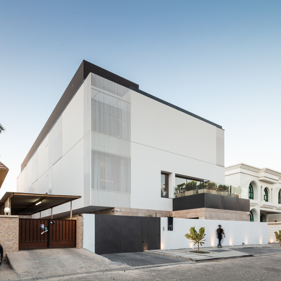 House in Mishref by Studio Toggle | Detached houses