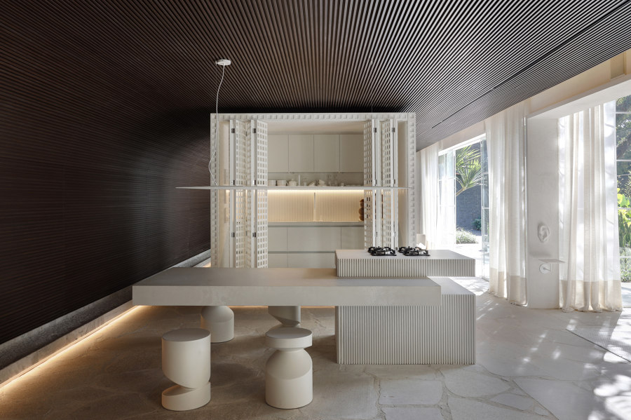 Dendê Duratex House by Nildo José | Living space
