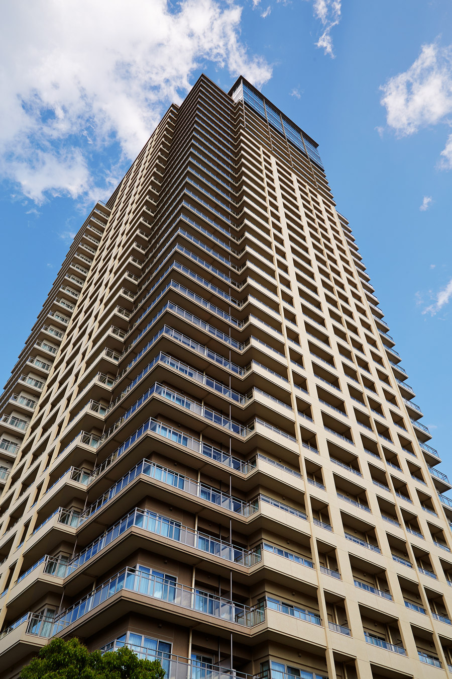 Sun City Kobe Tower by Richard Beard Architects | Hotels