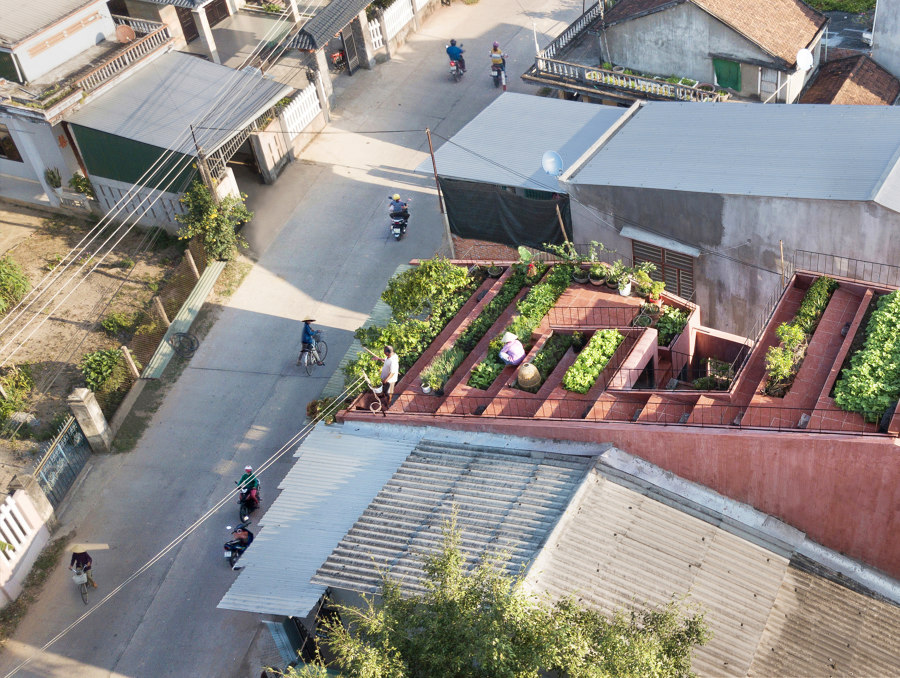 The Red Roof von TAA Design | Einfamilienhäuser
