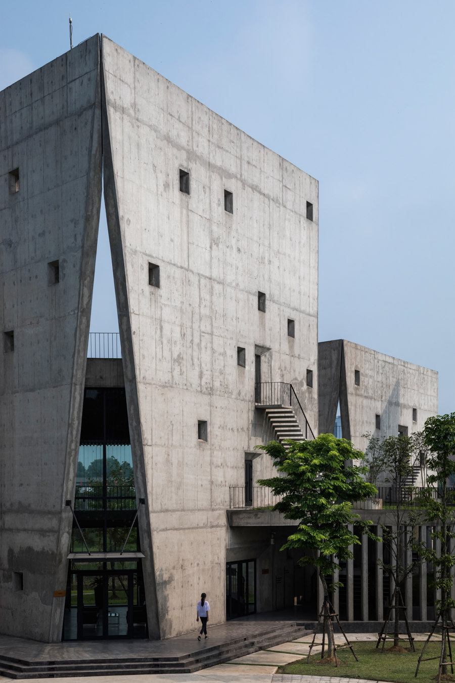 Viettel Offsite Studio de Vo Trong Nghia Architects | Edificio de Oficinas