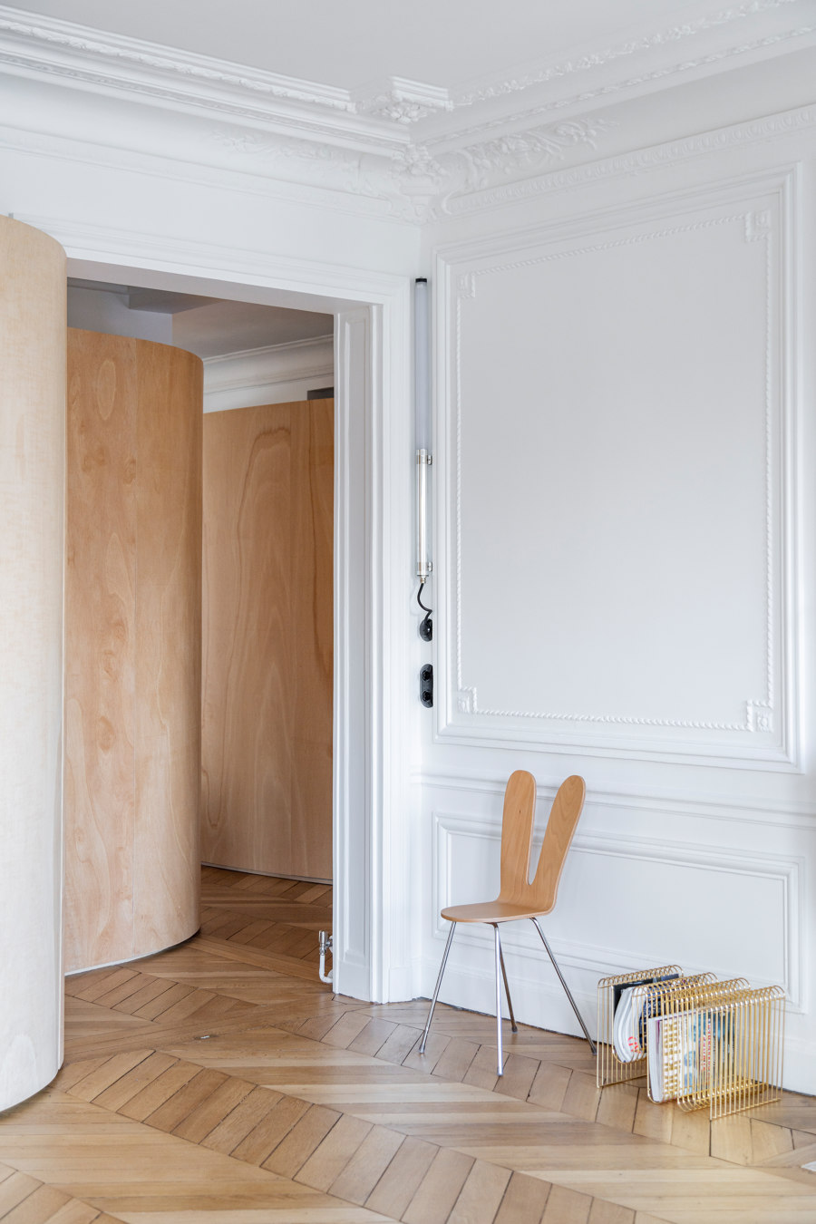 Wood ribbon in Paris apartment de Toledano +Architects | Espacios habitables