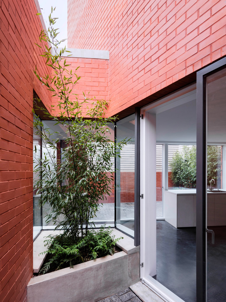 Red House by 31/44 Architects | Detached houses