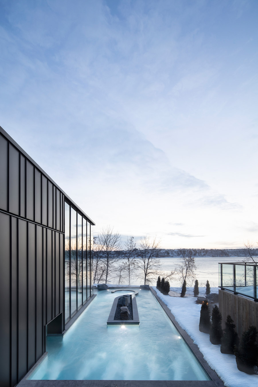 Strøm Spa Nordique Vieux-Québec by LEMAYMICHAUD Architecture Design | Spa facilities
