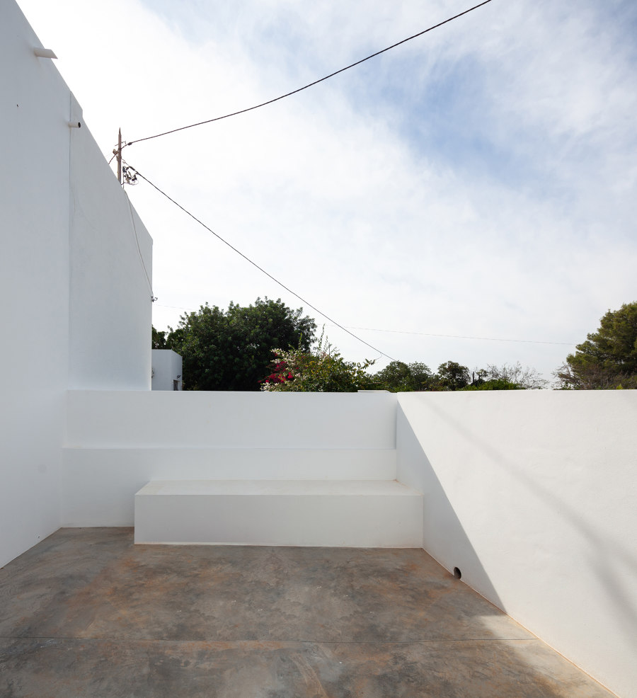 Falfosa House by AAP Associated Architects Partnership | Detached houses