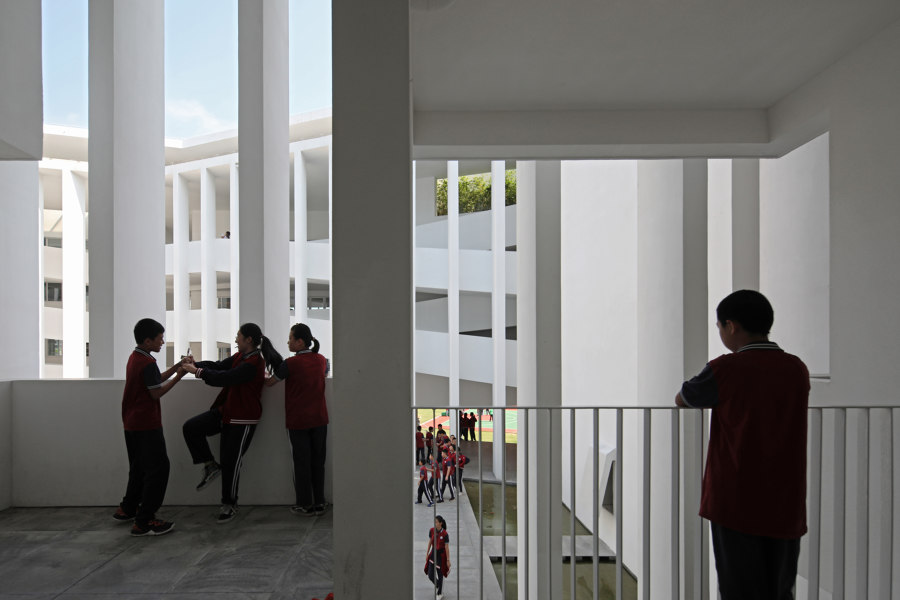 Huandao Middle School di TAO - Trace Architecture Office | Scuole