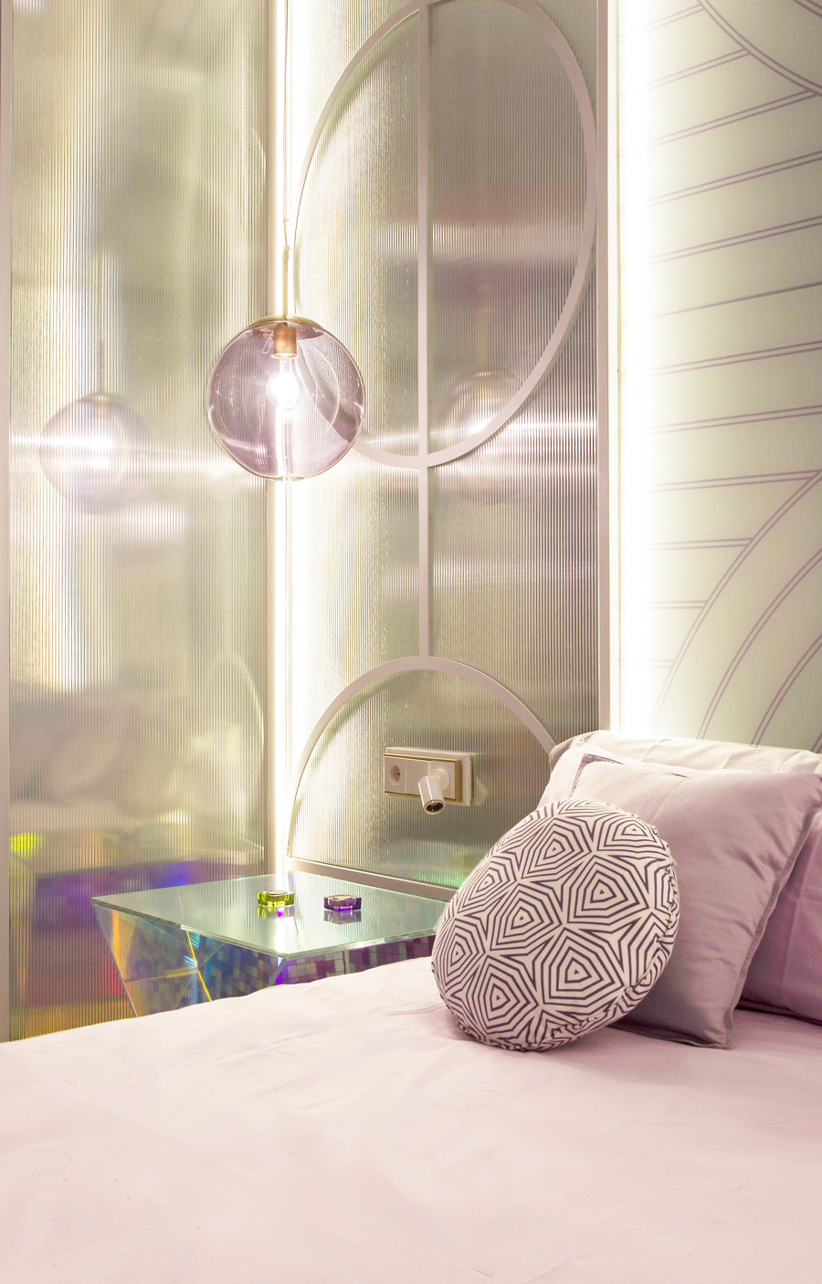 Violet BlissSuite by In Out Studio | Hotel interiors