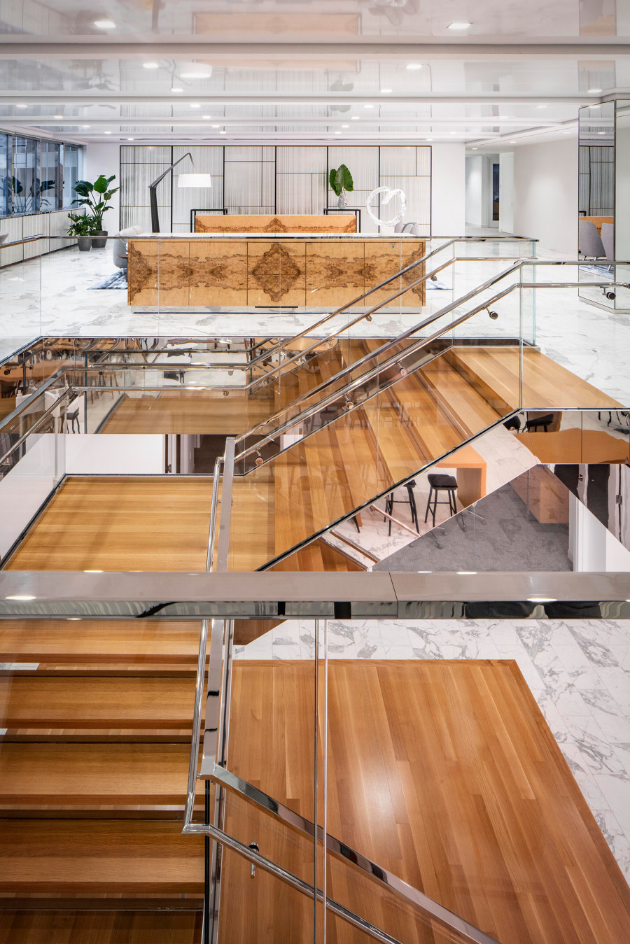 Charles River Associates Chicago by Elkus Manfredi Architects | Office facilities