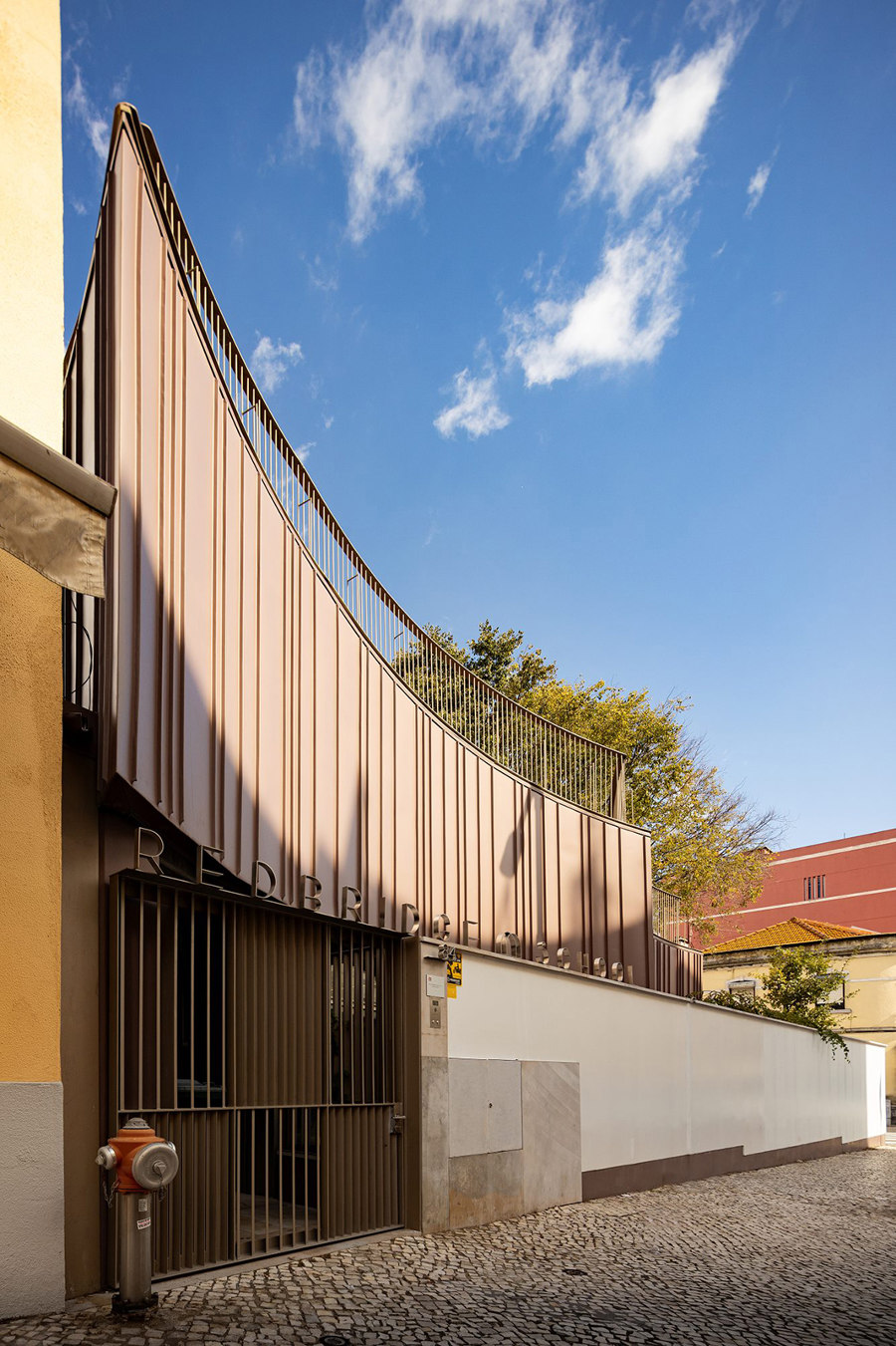 Redbridge School de ARX Portugal Arquitectos | Écoles