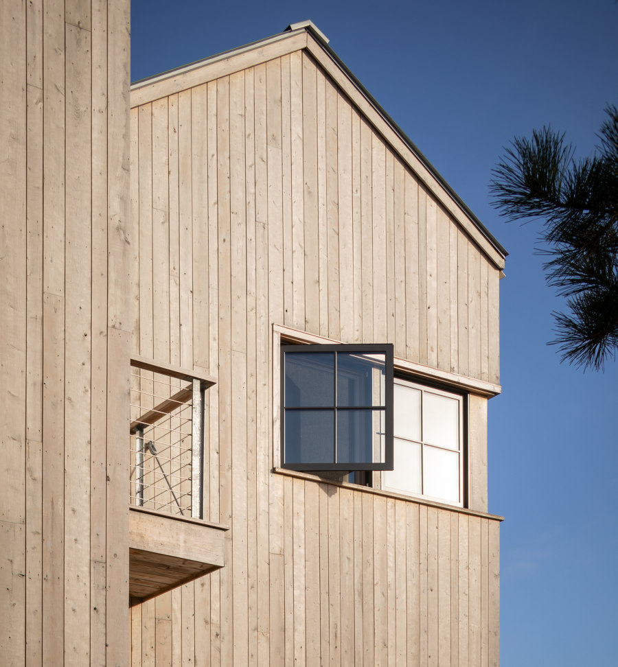 In the Dunes by Caleb Johnson Studio | Detached houses