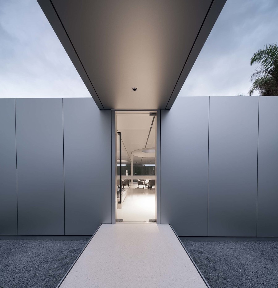 Poly futuristic modular boxes by HYP-ARCH Design | Shopping centres