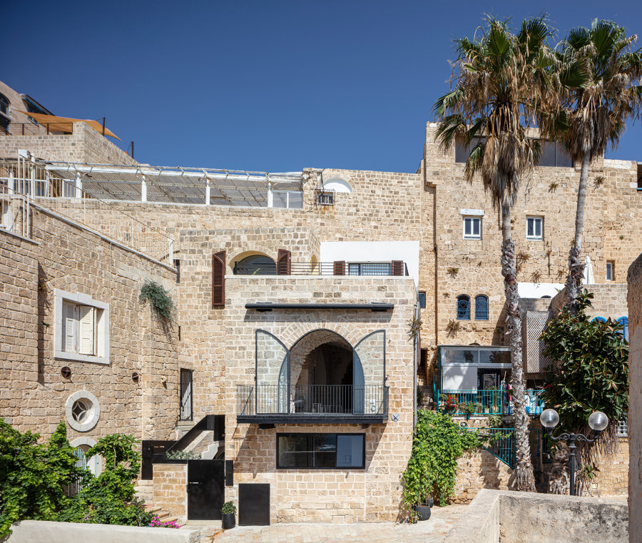 Old Jaffa house 4 di Pitsou Kedem Architects | Locali abitativi