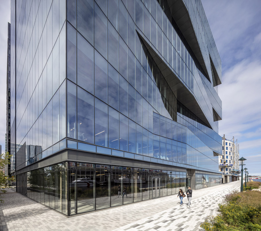 Pier 4 Office Building di Elkus Manfredi Architects | Edifici per uffici