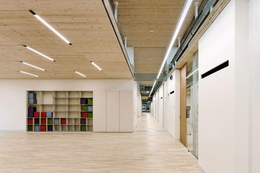 School Complex Gloggnitz von Dietmar Feichtinger Architectes | Schulen