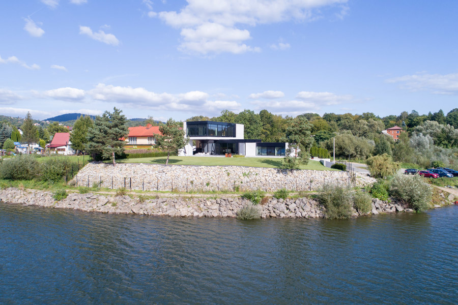 RE: LAKESIDE HOUSE by Reform Architekt | Detached houses