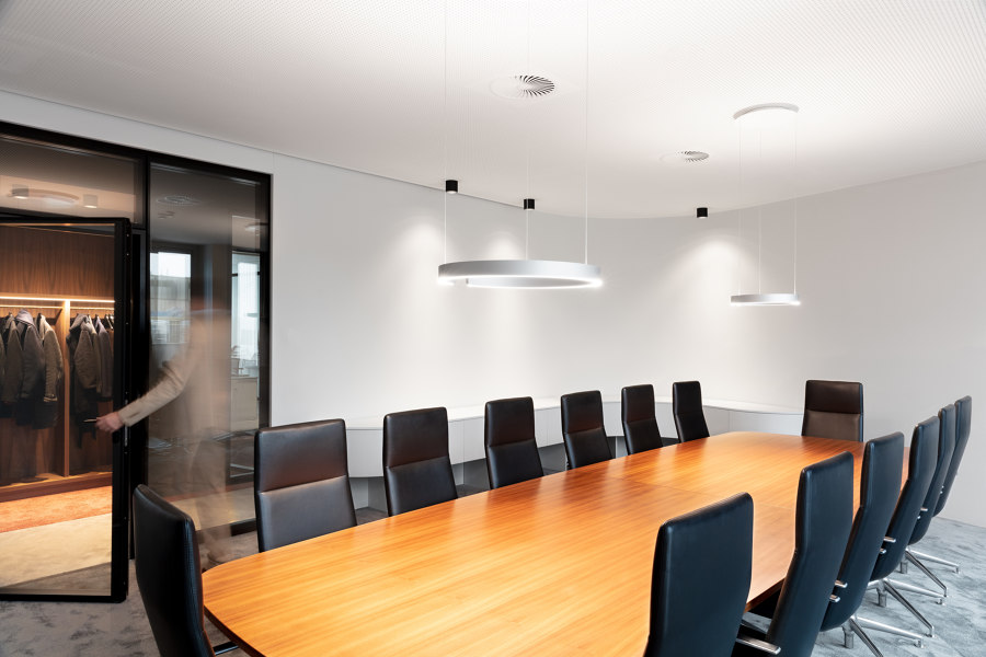 Hines German HQ by KINZO Design Studio | Office facilities