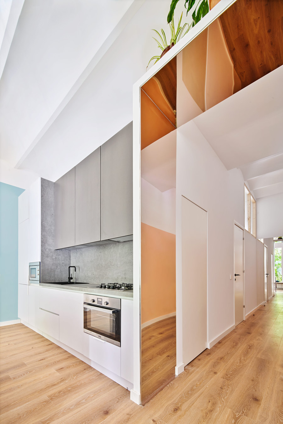 The Magic Box Apartment von Raul Sanchez Architects | Wohnräume