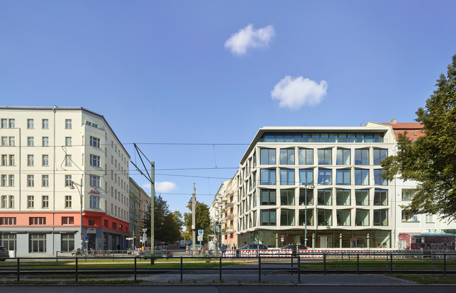 Greifswalder Straße di Tchoban Voss architects | Edifici per uffici