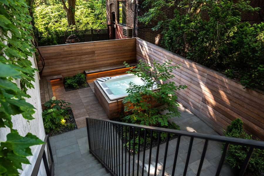 Brooklyn Heights Garden by Worrell Yeung | Semi-detached houses