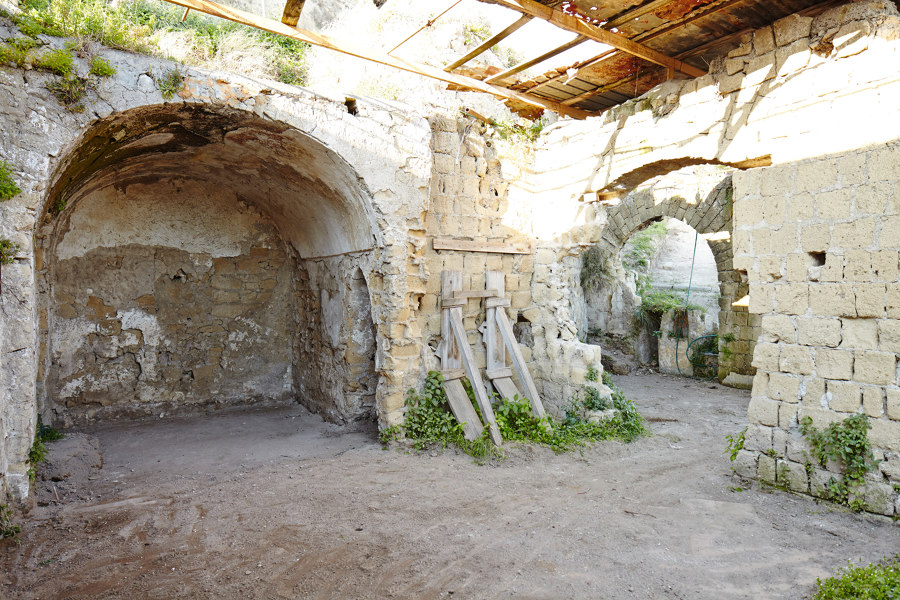 Former monastery ruin in Naples de Kaldewei | Referencias de fabricantes