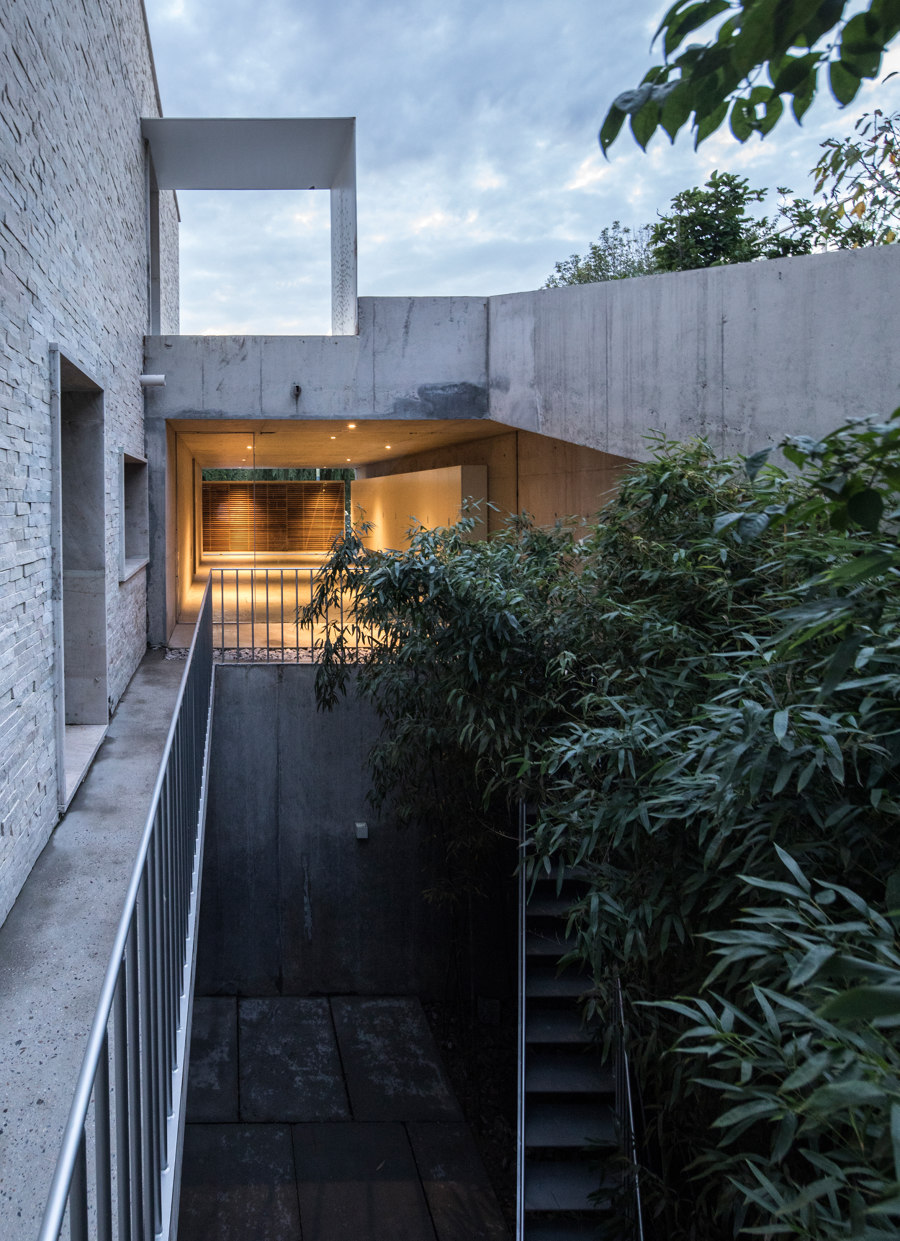 Floating Courtyard by TAOA | Detached houses