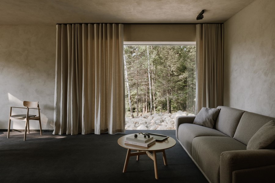 Apartments in Wolf Clearing von Studio de.materia | Hotels