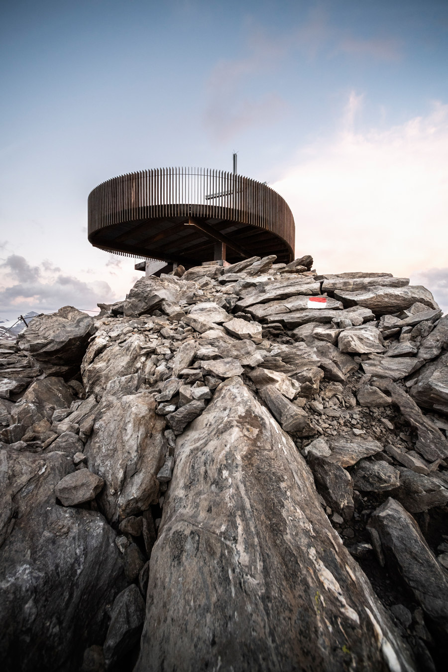 Ötzi Peak 3251m de noa* network of architecture | Monuments / Sculptures / Plateformes panoramiques