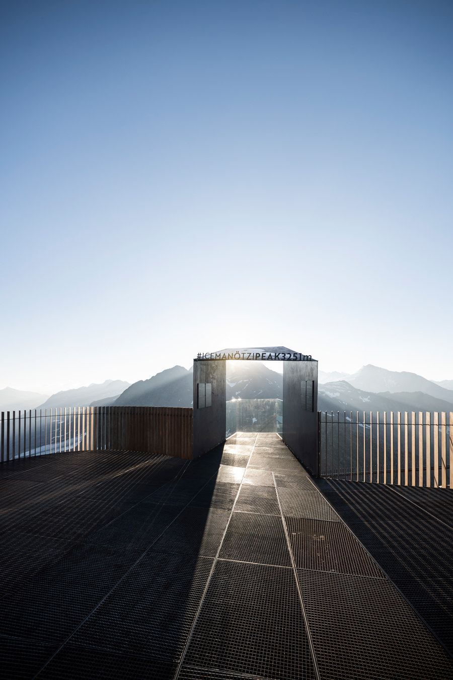 Ötzi Peak 3251m von noa* network of architecture | Denkmäler/Skulpturen/Aussichtsplattformen
