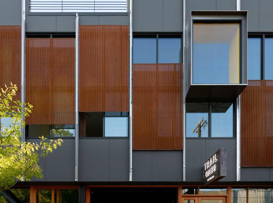 The Klotski Building di Graham Baba Architects | Edifici per uffici