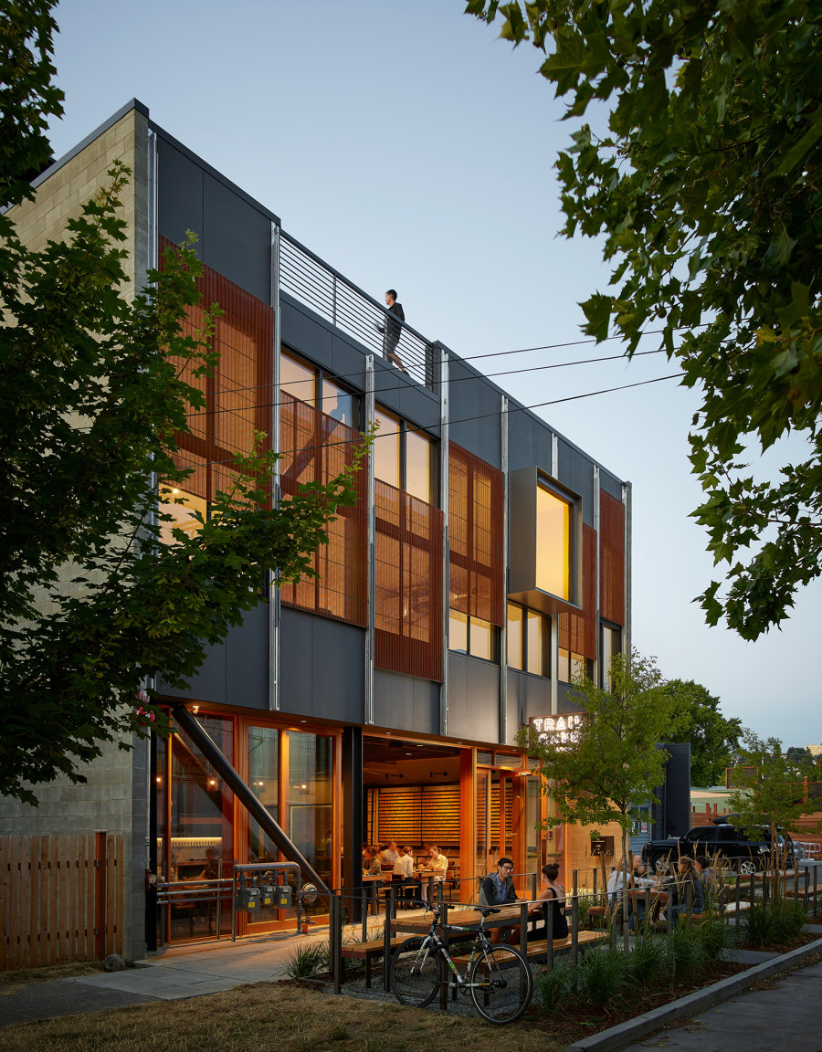 The Klotski Building von Graham Baba Architects | Bürogebäude
