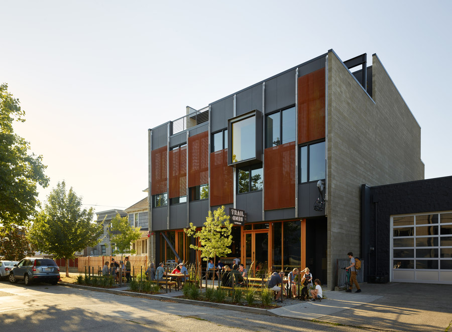 The Klotski Building di Graham Baba Architects | Edifici per uffici
