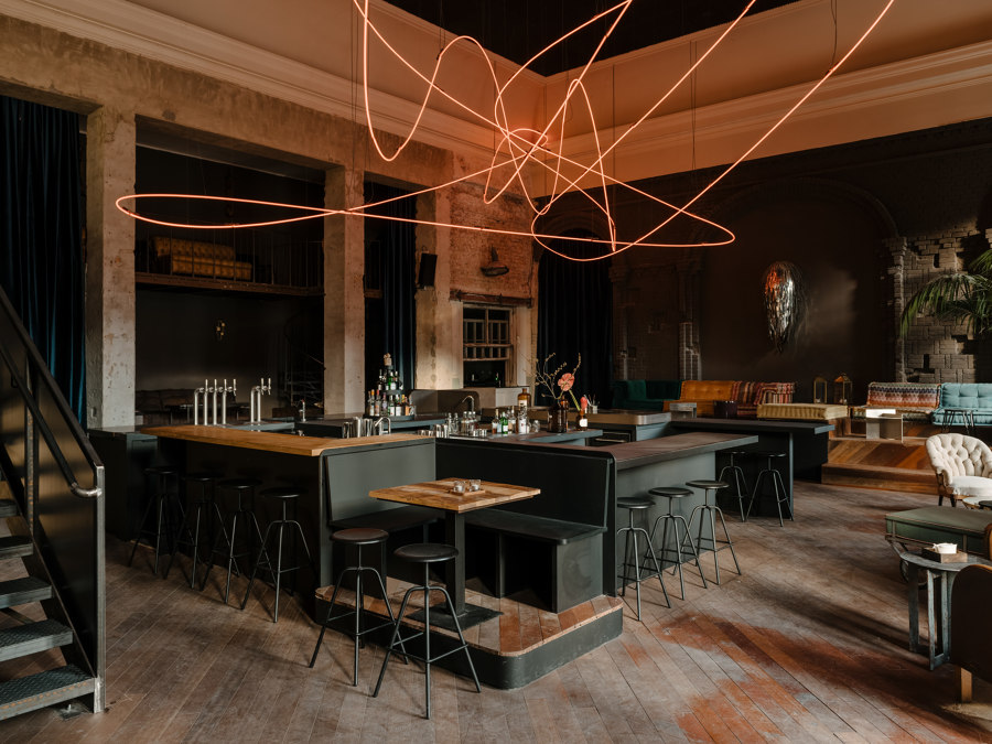 Kink Bar & Restaurant de Oliver Mansaray and Daniel Scheppan | Diseño de bares