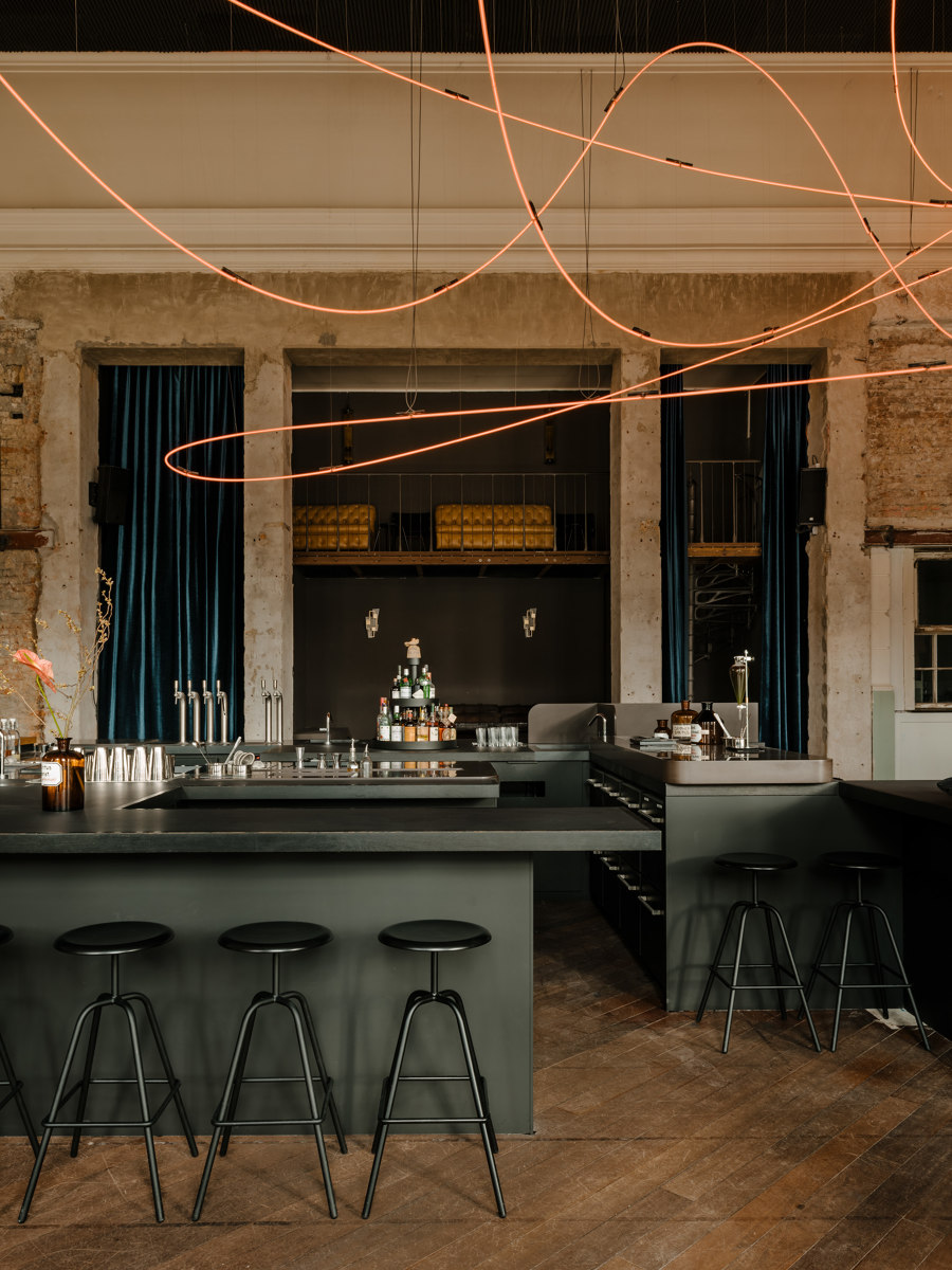 Kink Bar & Restaurant de Oliver Mansaray and Daniel Scheppan | Diseño de bares