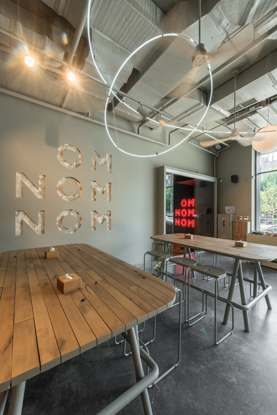 OM NOM NOM vegan cafe von replus design bureau | Café-Interieurs