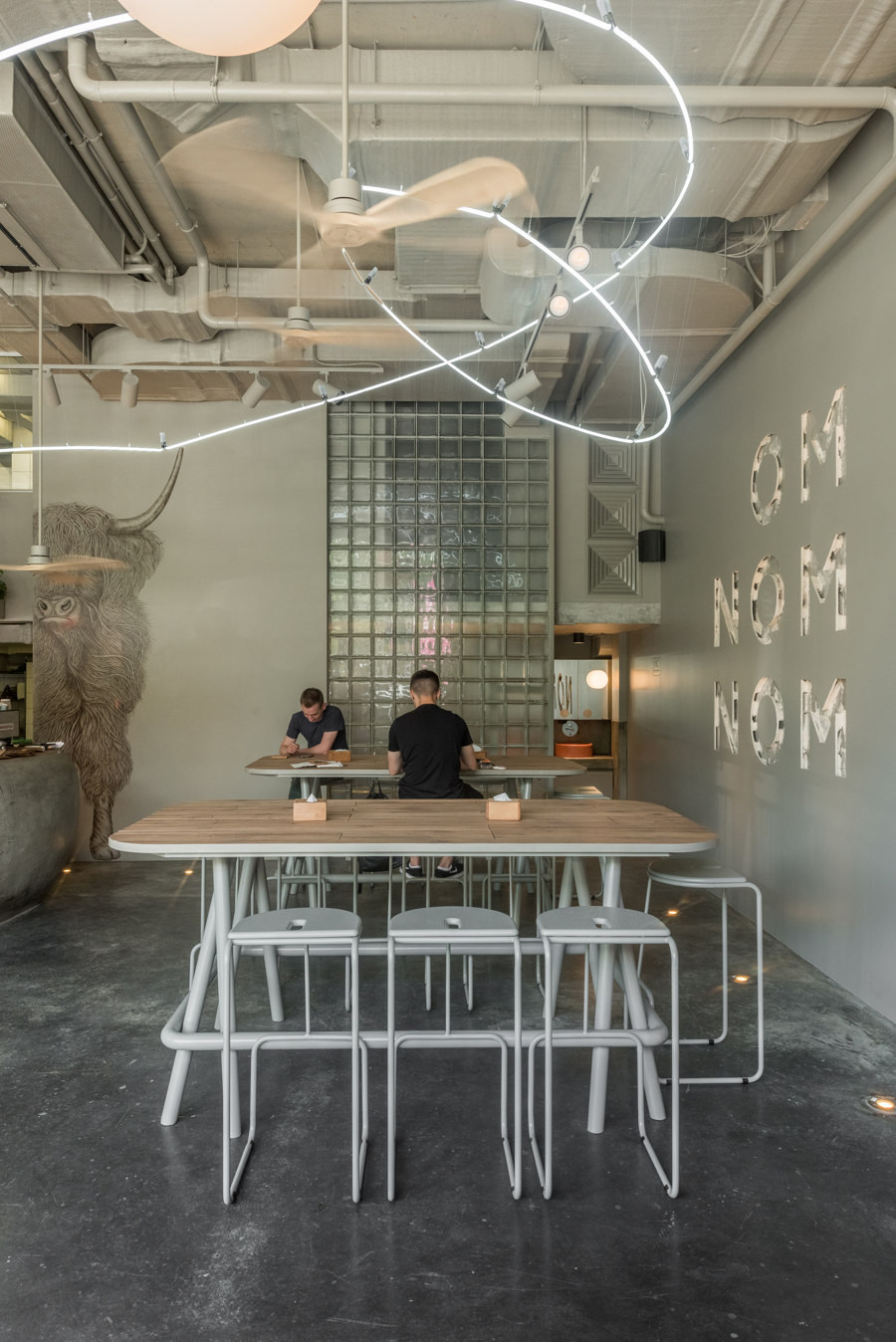 OM NOM NOM vegan cafe de replus design bureau | Cafeterías - Interiores