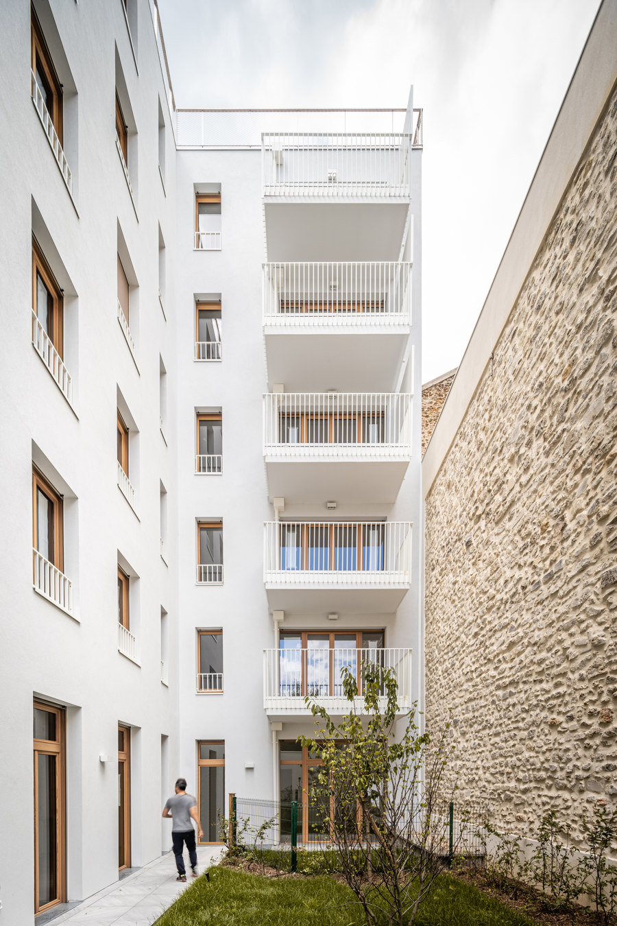 35 Social Housing Units by Mobile Architectural Office | Apartment blocks