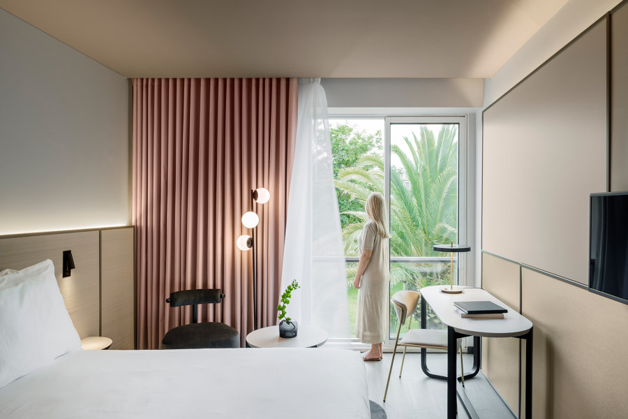 Azoris Royal Garden Hotel by box: arquitectos associados | Hotel interiors