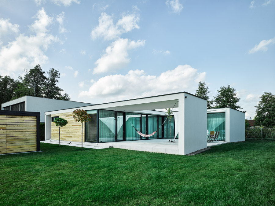 House With A Hammock di Stoprocent Architekci | Case unifamiliari