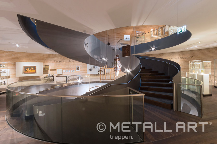 Gerundete Skulpturtreppe im PANEUM - Wunderkammer des Brotes | Herstellerreferenzen | MetallArt Treppen