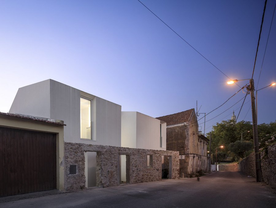 Mafra House von João Tiago Aguiar Arquitectos | Einfamilienhäuser