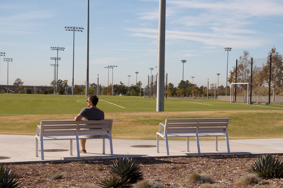 Diseño y funcionalidad en un parque polideportivo en Irvine |  | URBIDERMIS SANTA & COLE