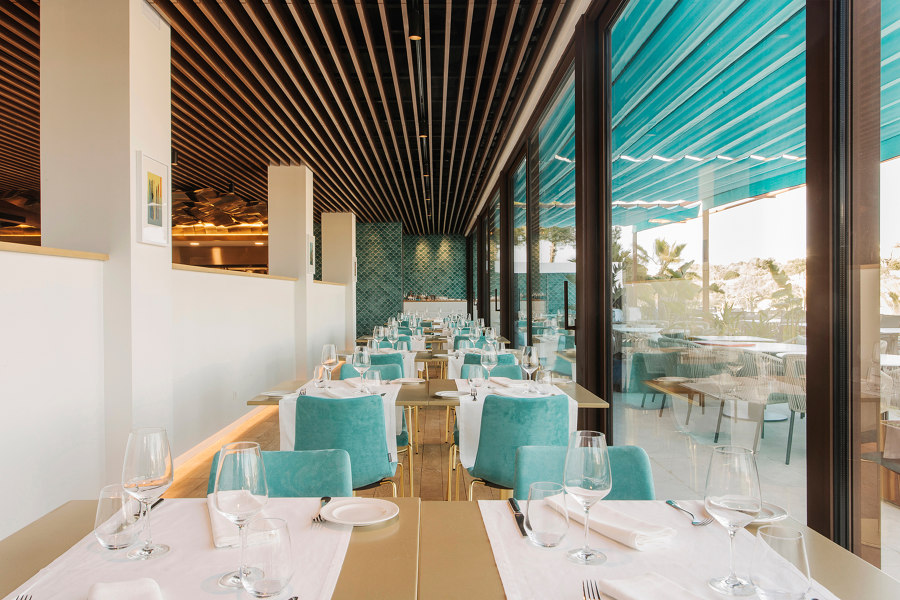 Restaurant Sa Llotja Cala d'Or de SCAB Design | Referencias de fabricantes