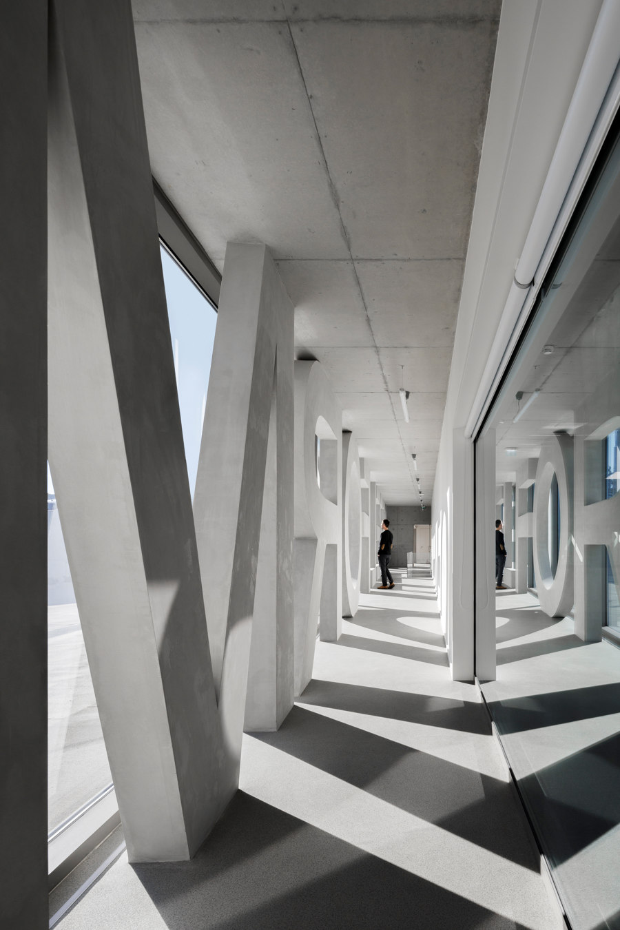 Steelform di Atelier d’Arquitectura Lopes da Costa | Edifici per uffici