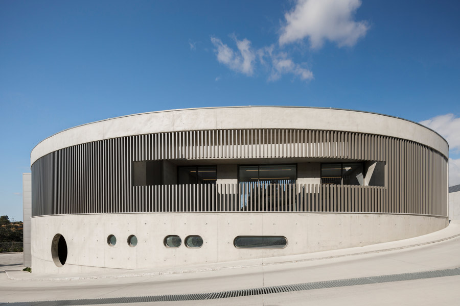 Steelform von Atelier d’Arquitectura Lopes da Costa | Bürogebäude